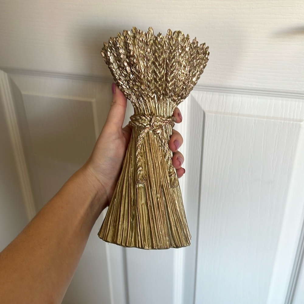 Gold candle stand